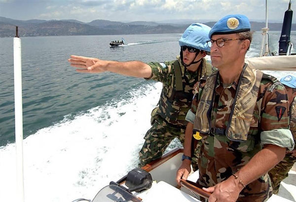 الجنرال كاميرت: الحوثيون دمروا طعام الشعب اليمني وعرقلوا محادثات السلام