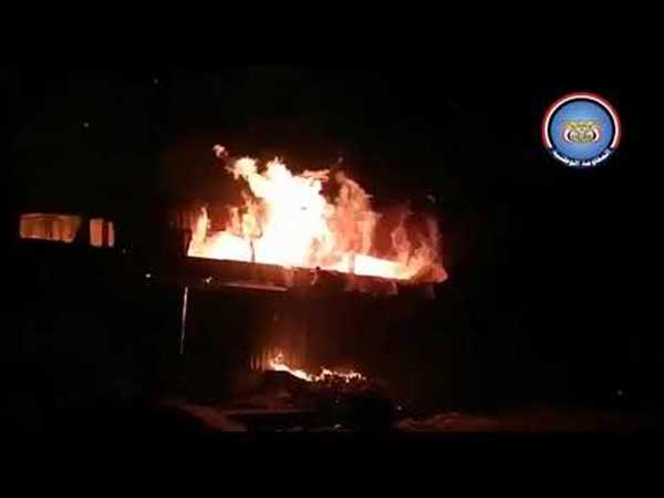 معارك ضارية في الحديدة وحريق في أكبر مجمع صناعي شرق المدينة
