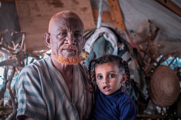 أوكسفام: أربع سنوات من الصراع تدفع الناس في اليمن إلى حافة المجاعة