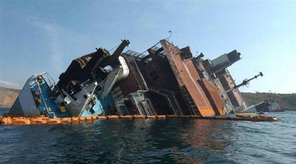 العراق: 100 شخص ضحايا غرق العبارة العراقية في الموصل