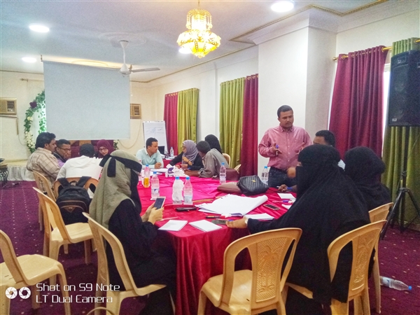 مشاركون في دورة "كتابة القصة الإنسانية" بعدن: الآن نستطيع نقل معاناة الشعب اليمني