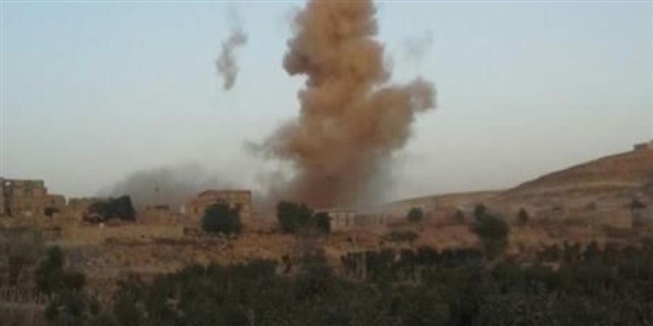 صنعاء: الحوثيون يفجرون منازل في "أرحب" ومشرف يشق رأس مواطن في "الحيمة الداخلية"