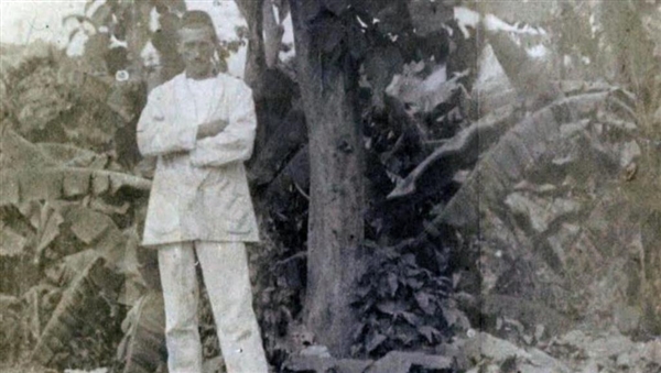 تاجر عدن.. سحر القهوة والسلاح ونهاية الأدب