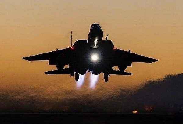 غارات جوية تستهدف العاصمة عدن