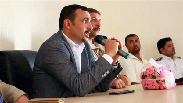 محافظ سقطرى يتهم الإمارات بالسيطرة على مولدات كهرباء