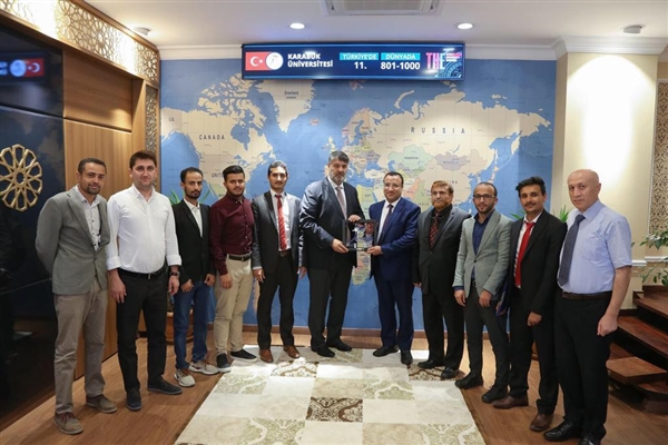 تخفيض الرسوم للطلاب اليمنيين المتفوقين في جامعة كارابوك 