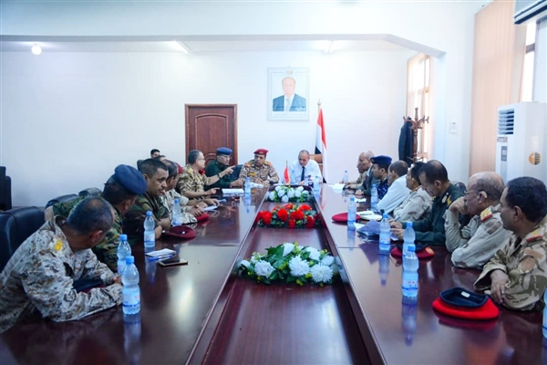 محور تعز: سنضرب بيد من حديد كل من يحاول العبث بالأمن