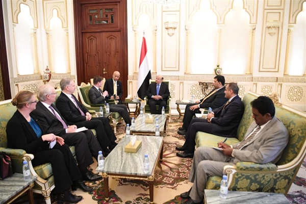 هادي يستقبل مسؤولا أمريكيا والأخير يجدد دعم بلاده لأمن ووحدة اليمن