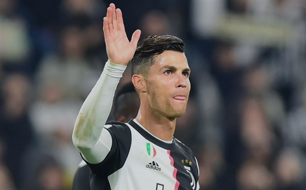 يوفنتوس يتصدر الدوري الإيطالي بعد فوزه على بولونيا