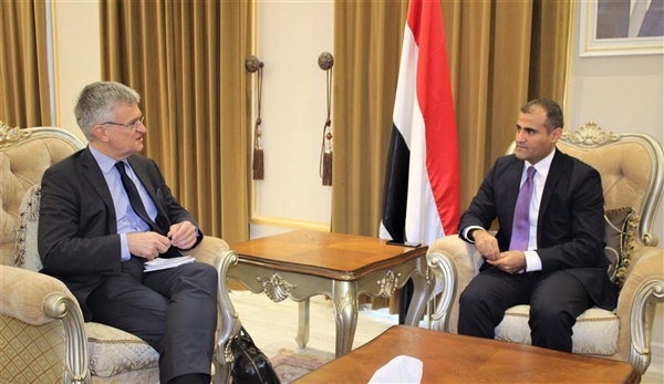  الخارجية اليمنية:ندعم التوصل إلى حل شامل وفقاً للمرجعيات