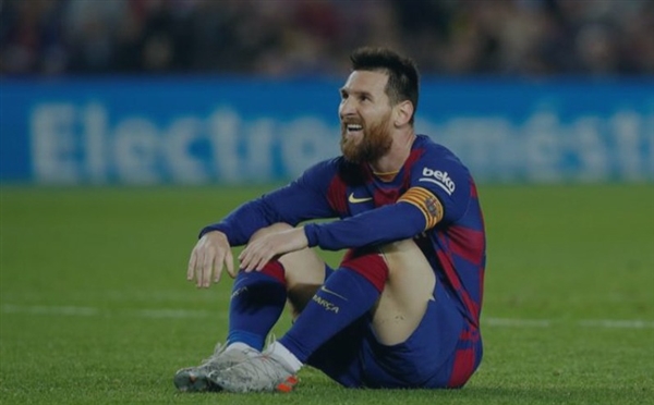 ميسي يقود برشلونة إلى صدارة الدوري الإسباني