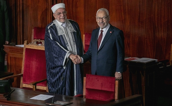 البرلمان التونسي المنتخب يعقد أولى جلساته 