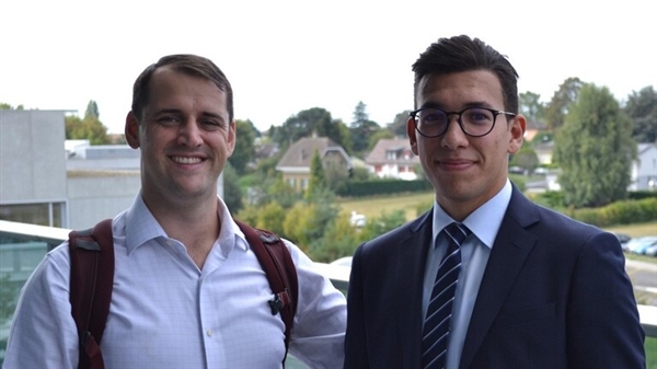 طالب عربي يحل لغزا حير العلماء منذ 100 عام