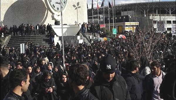 مظاهرات طلابية في طهران تنديدا بقمع الاحتجاجات