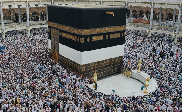 السعودية وإيران توقعان على اتفاق حول موسم الحج المقبل