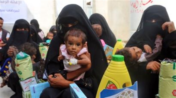 الصليب الأحمر: 8 من كل 10 يمنيين يعيشون على المساعدات