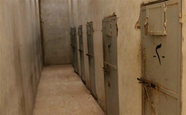 أمهات المختطفين تدعو لإنقاذ حياة 57 معتقلا ببئر أحمد في عدن