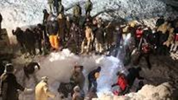 انهيار ثلجي يودي بحياة 23 شخصا في "وان" التركية