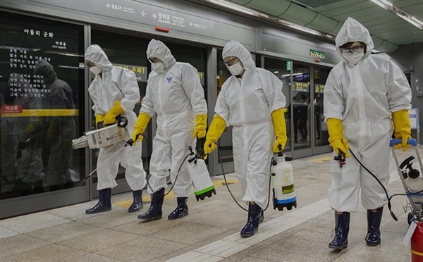 إصابات فيروس كورونا حول العالم تتجاوز 97 ألفاً