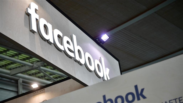 فيسبوك تحظر إعلانات أقنعة الوجه الطبية