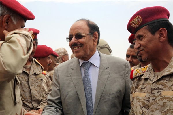 نائب الرئيس: الشرعية تدعو للسلام ومليشيات الحوثي تتخذ من التهدئة فرصة للتصعيد 