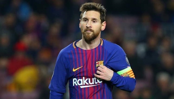 ميسي يهدد بمغادرة برشلونة: طفح الكيل.. إما أنا أو " بارتوميو "