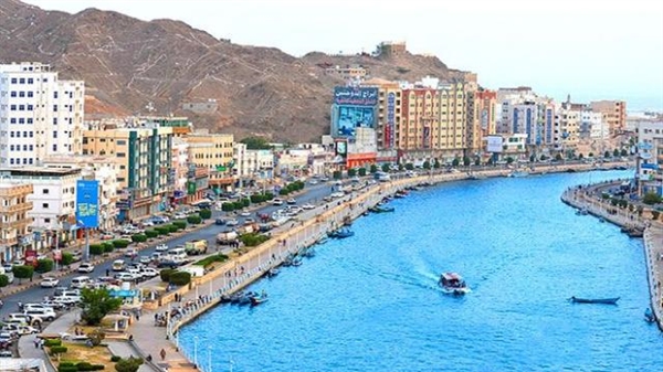 محافظ حضرموت يعلن رفع حظر التجوال في كافة المديريات وفتح المساجد