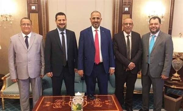 لاحتواء تمرد عدن.. السعودية تستدعي قادة الانتقالي إلى الرياض