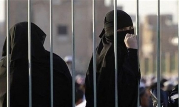 أمهات المختطفين: مليشيا الحوثي اختطفت عشرات النساء خلال عامين