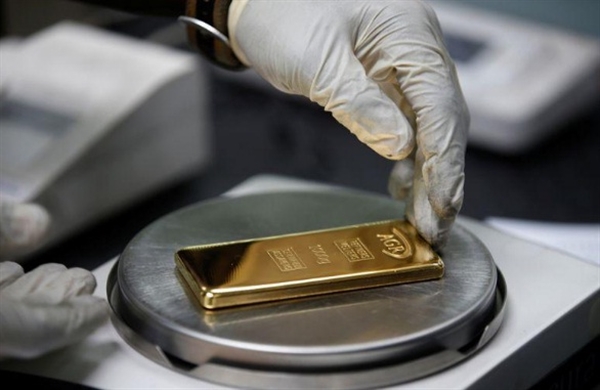  الذهب يرتفع قرب ذروة 9 سنوات بفضل مراهنات على التحفيز