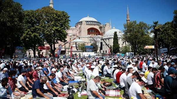 إقامة أول صلاة جمعة في مسجد آيا صوفيا لأول مرة منذ 86 عاما