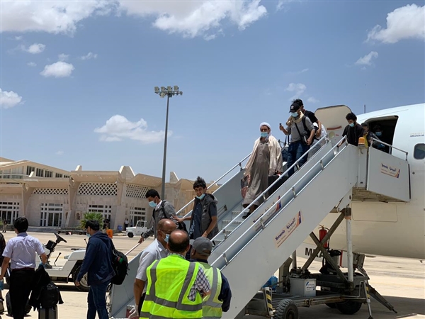 وصول 228 يمنيا عالقا في ماليزيا إلى مطاري سيئون وعدن