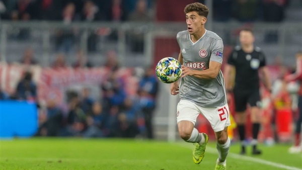 رسميا.. ليفربول يعلن ضم الظهير اليوناني كوستاس تسيميكاس