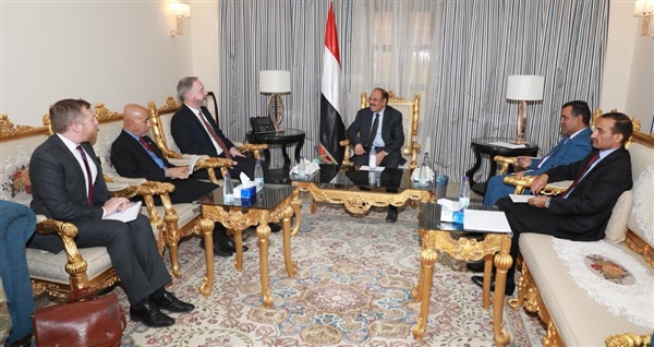 الرئاسة اليمنية: الصمت الدولي إزاء الهجمات الحوثية يعقد فرص السلام ويهدد بنسف الاتفاقات