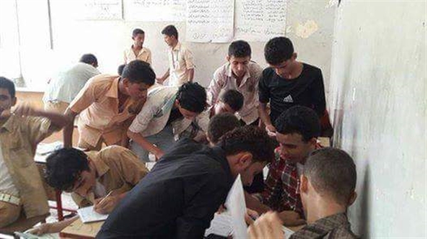 الغش مقابل المال.. مليشيات الحوثي تواصل تدمير التعليم