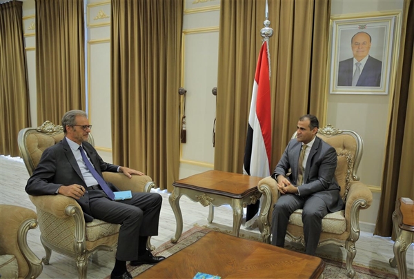 الحكومة تشدد على اهمية الالتزام التام بآلية تسريع تنفيذ اتفاق الرياض