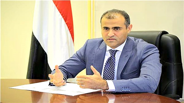 الحضرمي يدعو لإعادة سقطرى لسيطرة الحكومة وإخراج المعسكرات من عدن