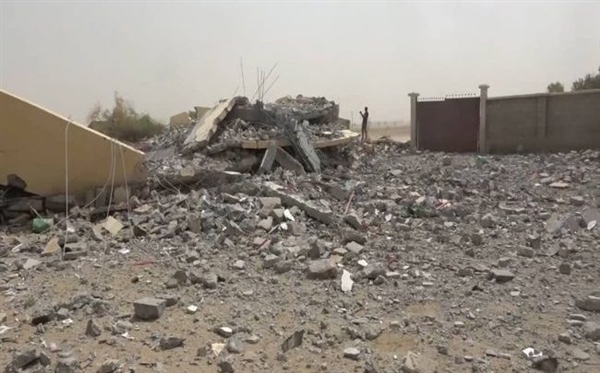 مليشيات الحوثي تفجر مدرسة في الحديدة عقب ساعات من قصفها إحدى المستشفيات