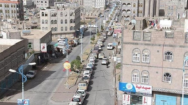 اتفاق بين محافظ عدن ومحتجون عسكريون لإنهاء أزمة المشتقات