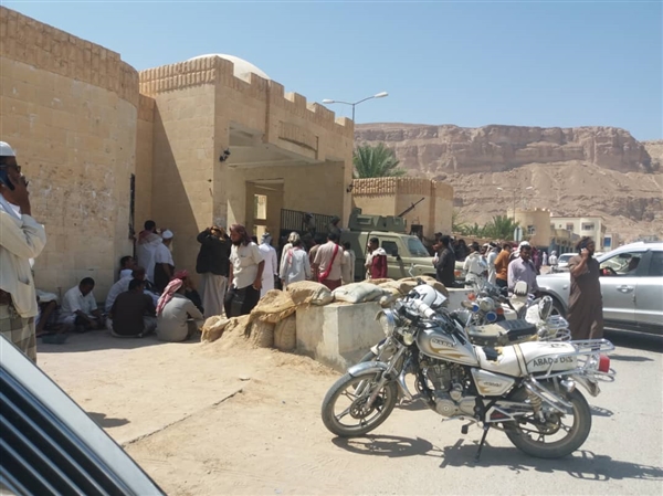 نتيجة للازدحام الشديد.. مواطنون يطالبون بحلول عاجلة لإجراء فحوصات كورونا