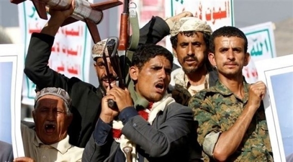 مليشيات الحوثي تستبدل عدد من مدراء المدراس بقيادات حوثية