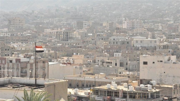 مقتل مواطن وإصابة آخر إثر انفجار قنبلة يدوية بأحد المطاعم بصنعاء