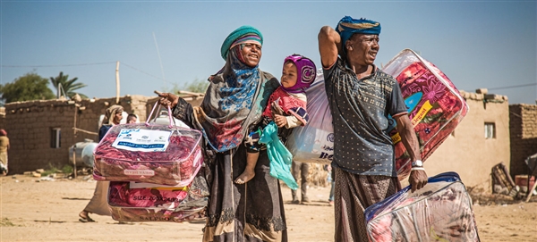 الهجرة الدولية: نزوح مئات الأسر اليمنية جراء تصاعد القتال في عدة محافظات