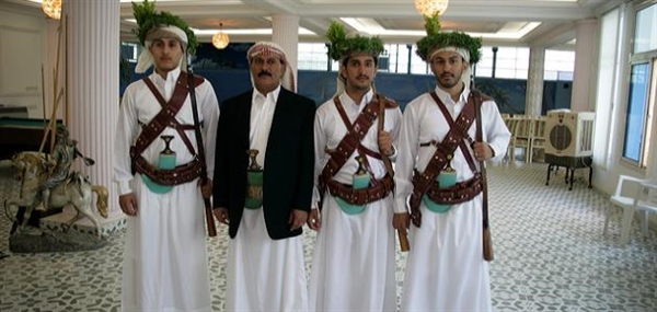  Ali Abdullah Salih’in ailesinden 22 kişi Umman’a gitti