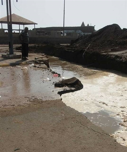 Husiler, Hudeyde çevresinde hendek ve siper kazıyor