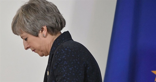 İngiltere Başbakanı May'den istifa kararı