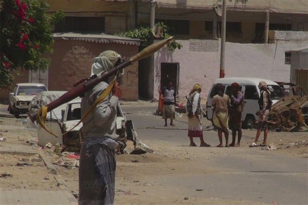  Yemen'in güneyinde savaş tehdidi büyüyor