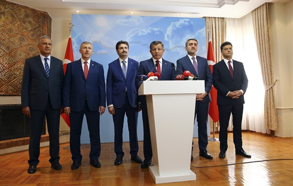 Davutoğlu AK Parti'den istifa etti