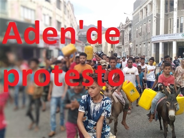 Aden’de halk temiz su ve temel ihtiyaçlar için gösteri düzenledi