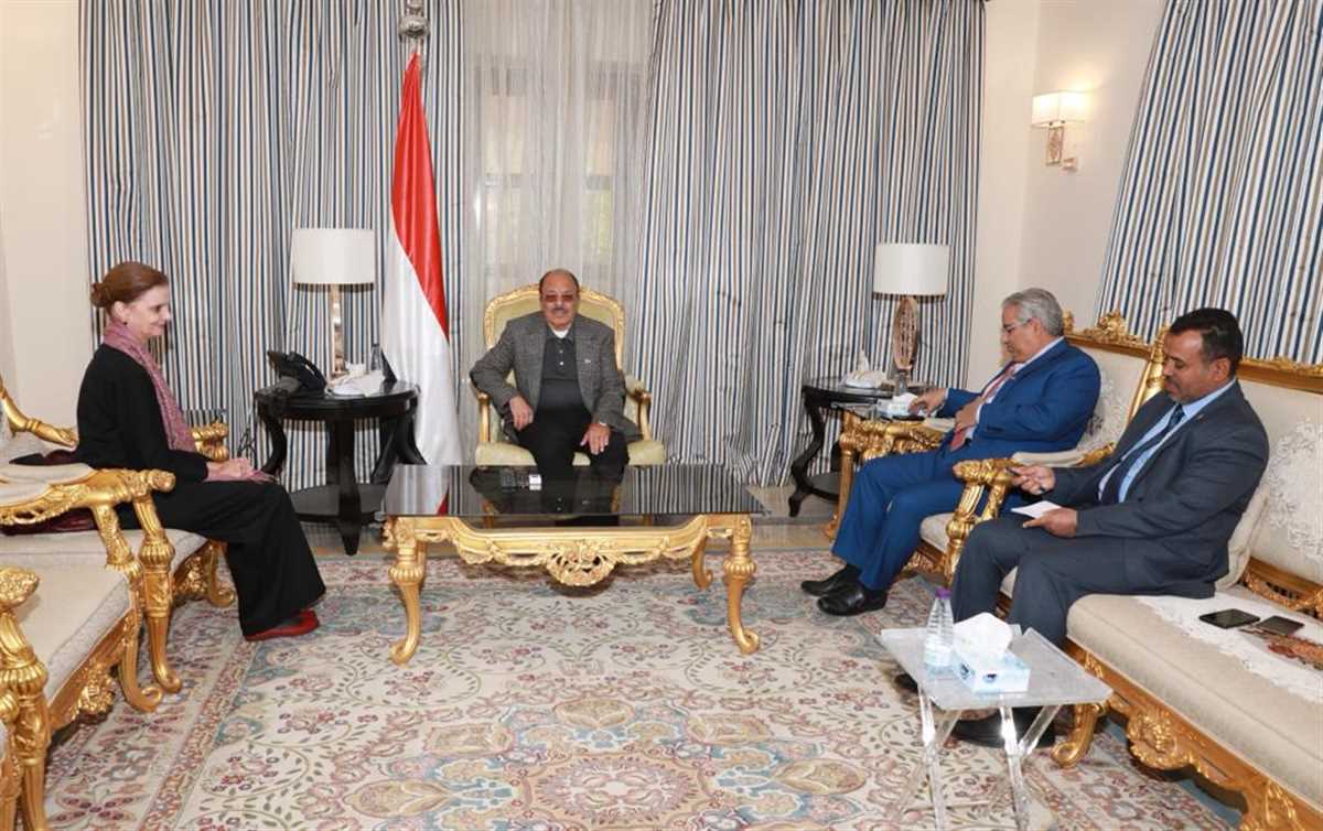 الرئاسة اليمنية تدعو لاتخاذ عقوبات ضد الحوثيين بسبب عرقلة اتفاق "ستوكهولم"